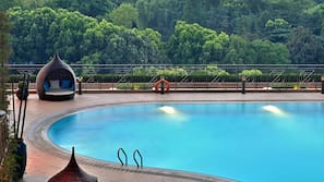 Seasonal outdoor pool