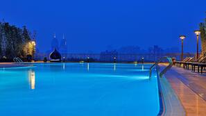 Seasonal outdoor pool