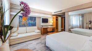 Hypo-allergenic bedding, down duvet, minibar, in-room safe