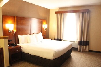 Quality Suites Nyc Gateway Reviews Photos Rates Ebookers Com