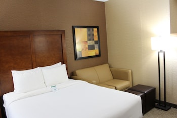 Quality Suites Nyc Gateway Reviews Photos Rates Ebookers Com