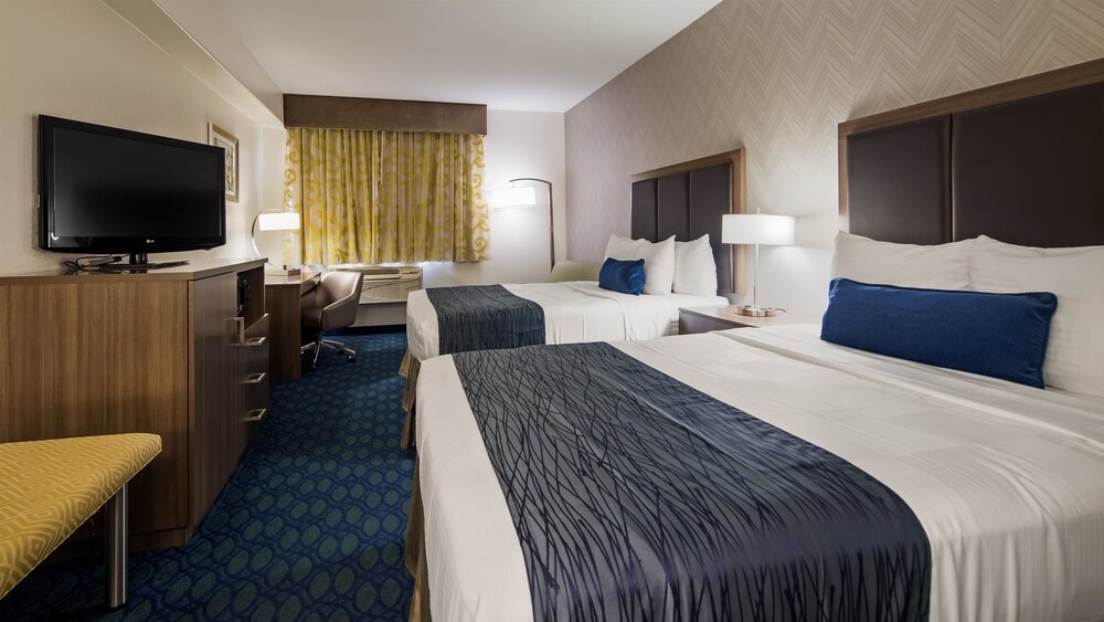 Best Western Plus Tulsa Inn & Suites