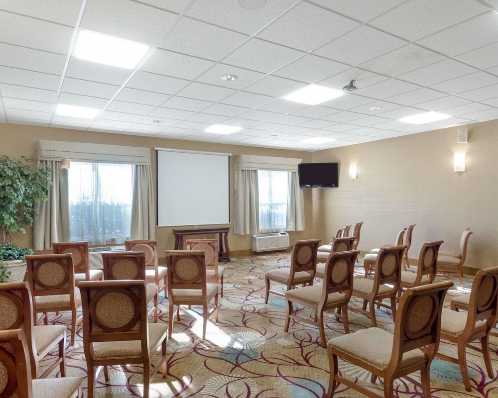 Meeting facility, Comfort Inn & Suites Fayetteville - University Area