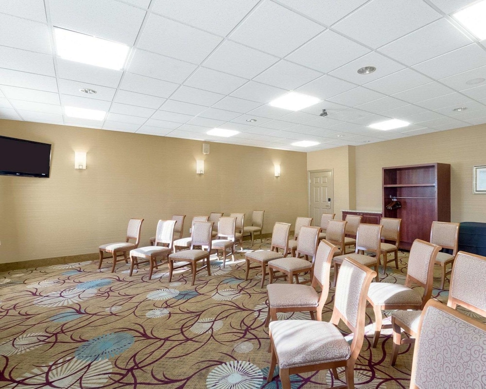 Meeting facility, Comfort Inn & Suites Fayetteville - University Area