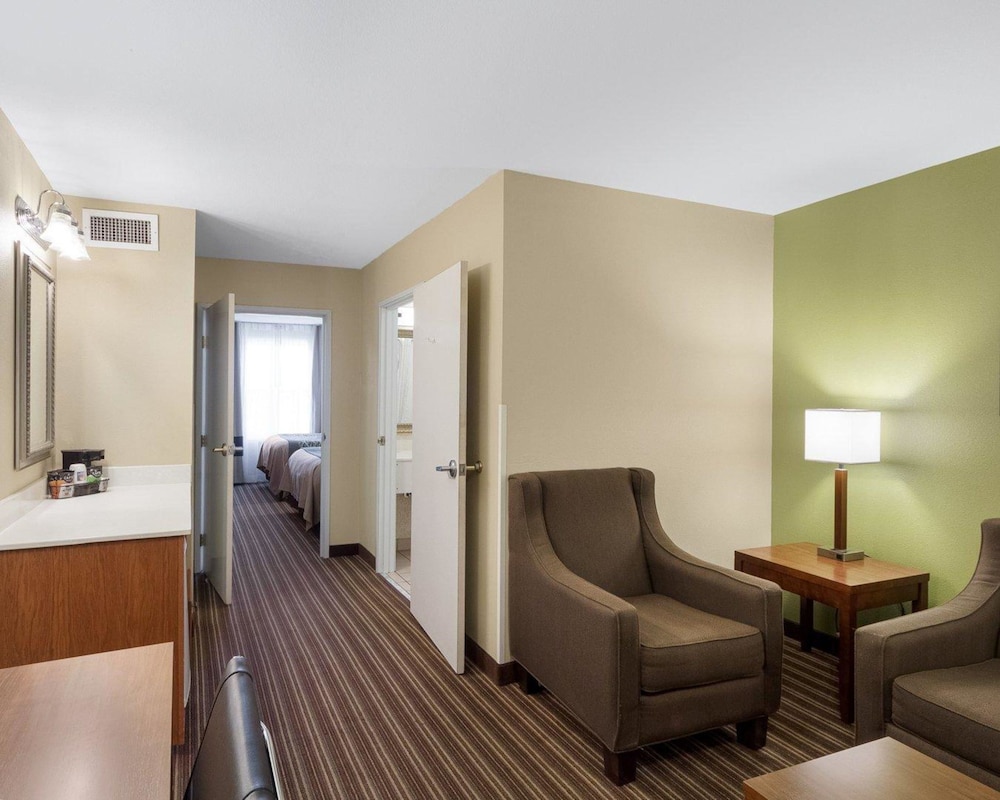 Comfort Inn & Suites Fayetteville - University Area