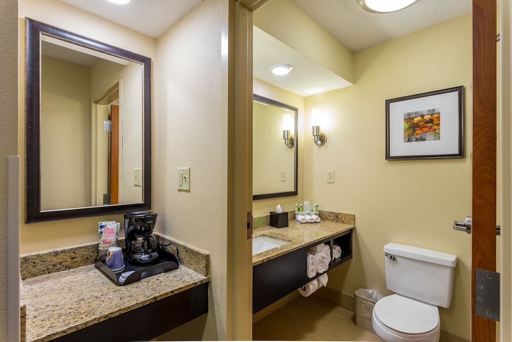 Holiday Inn Express Hotel & Suites Edmond, an IHG Hotel