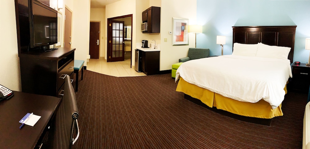 Holiday Inn Express Hotel & Suites Gainesville, an IHG Hotel