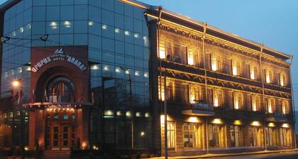 Ararat Hotel