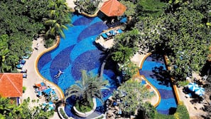 Outdoor pool, pool umbrellas