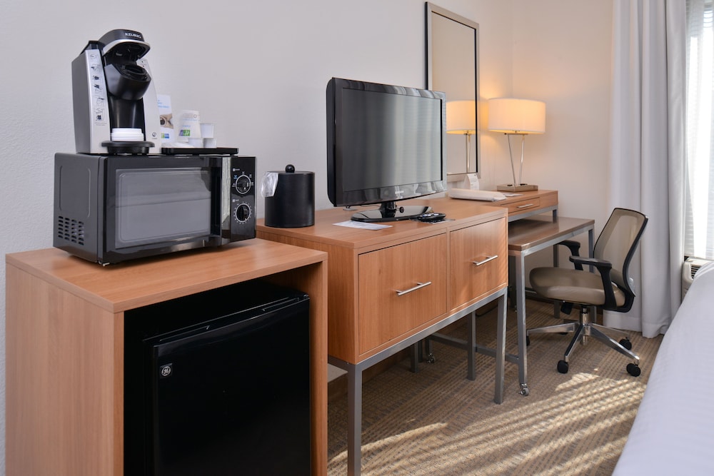 Holiday Inn Express & Suites New Orleans Airport South, an IHG Hotel