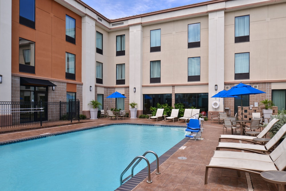 Terrace/patio, Holiday Inn Express & Suites New Orleans Airport South, an IHG Hotel