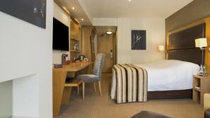In-room safe, desk, iron/ironing board, free WiFi