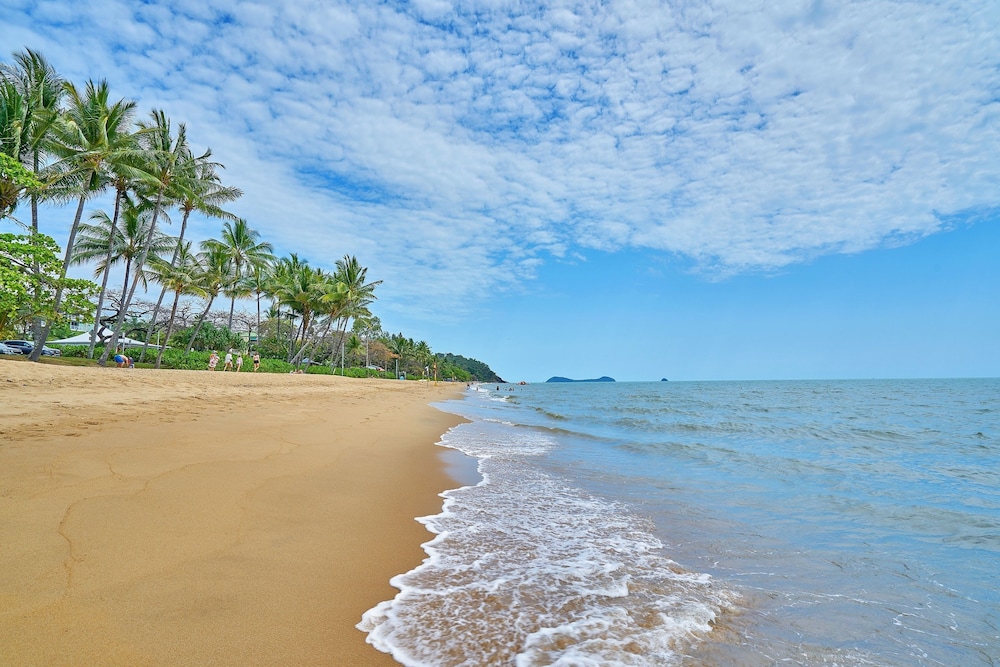 Trinity Beach Club Holiday Apartments in Cairns Best Rates & Deals on