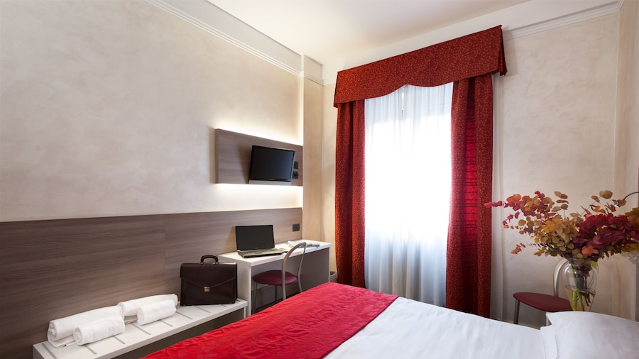 Hotel Gamma