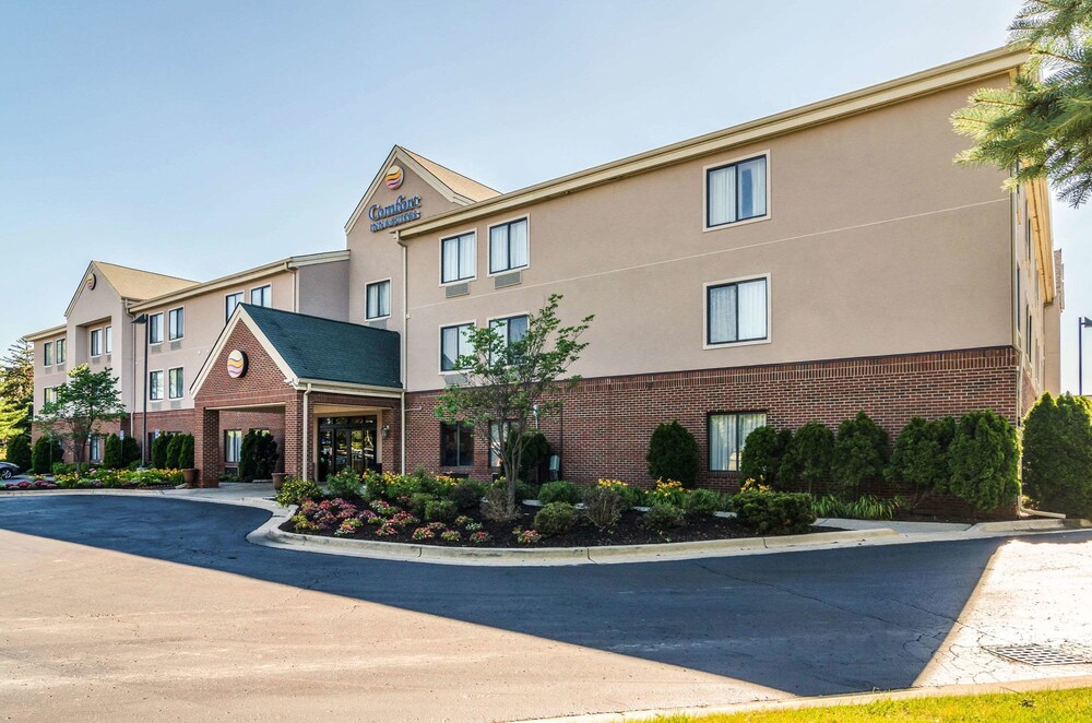 Exterior, Comfort Inn & Suites University South