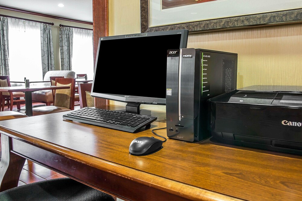 Business center, Comfort Inn & Suites University South