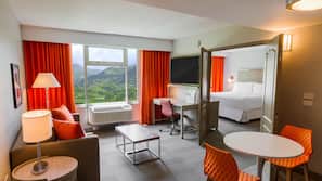 Hypo-allergenic bedding, Select Comfort beds, in-room safe, desk