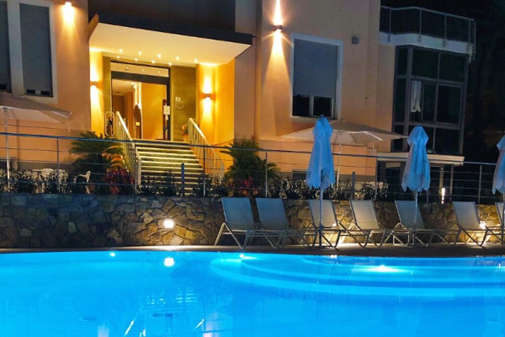 Photo - Hotel Napoleon