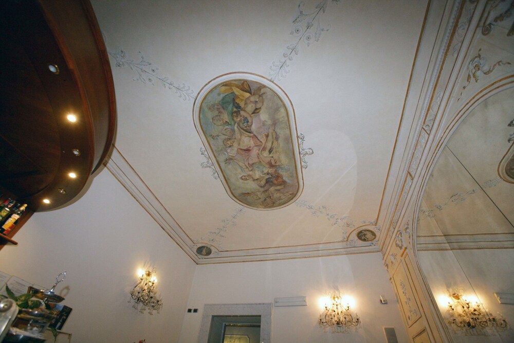 Hotel Domus Floiae Deals Reviews Florence Ita Wotif Curly Selected Item