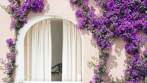 Premium bedding, minibar, in-room safe, individually furnished