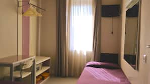 Coffre-forts dans les chambres, décoration personnalisée, bureau