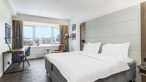 Ropa de cama hipoalergénica, caja fuerte, cortinas opacas