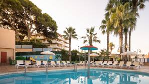 Indoor pool, outdoor pool, pool loungers