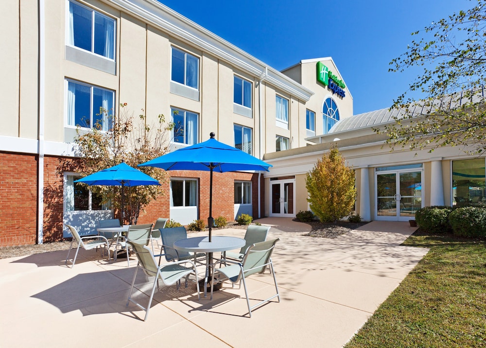 Terrace/patio, Holiday Inn Express & Suites Sylva - Western Carolina Area, an IHG Hotel