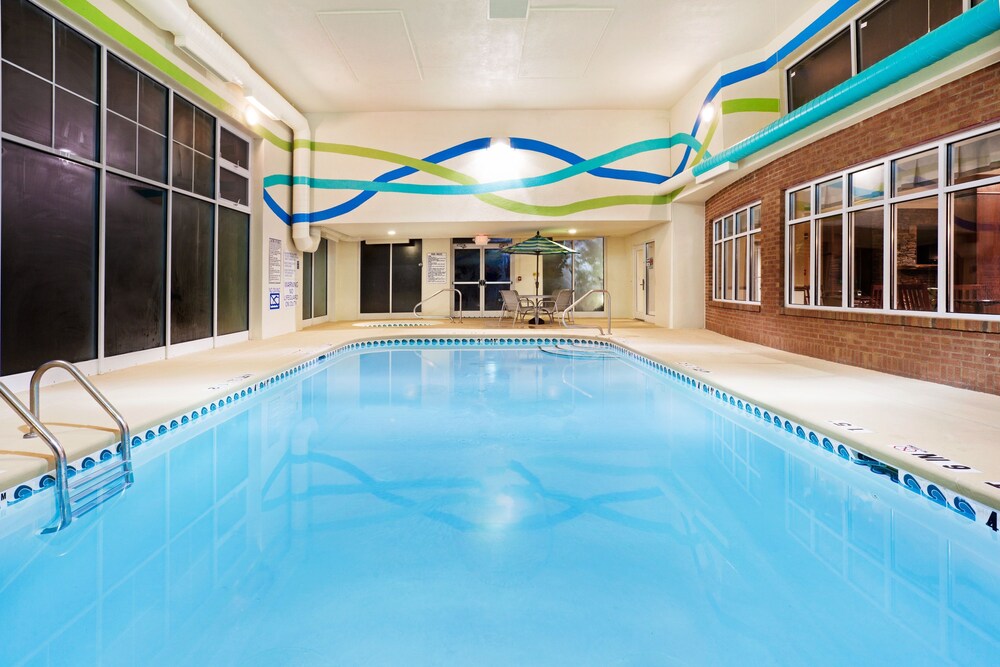 Pool, Holiday Inn Express & Suites Sylva - Western Carolina Area, an IHG Hotel