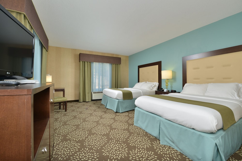 Room, Holiday Inn Express & Suites Sylva - Western Carolina Area, an IHG Hotel