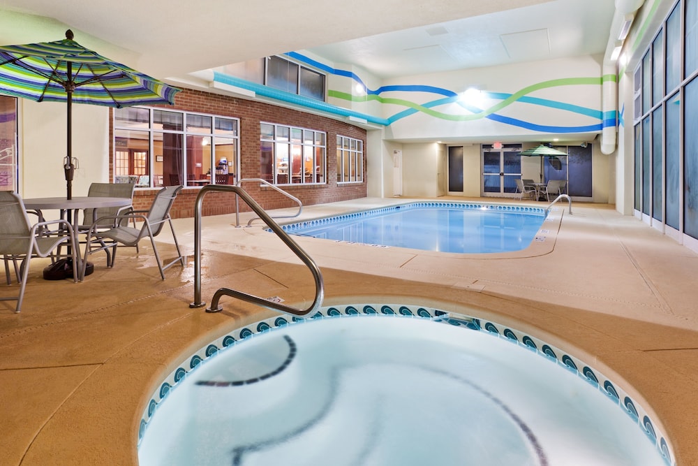 Pool, Holiday Inn Express & Suites Sylva - Western Carolina Area, an IHG Hotel