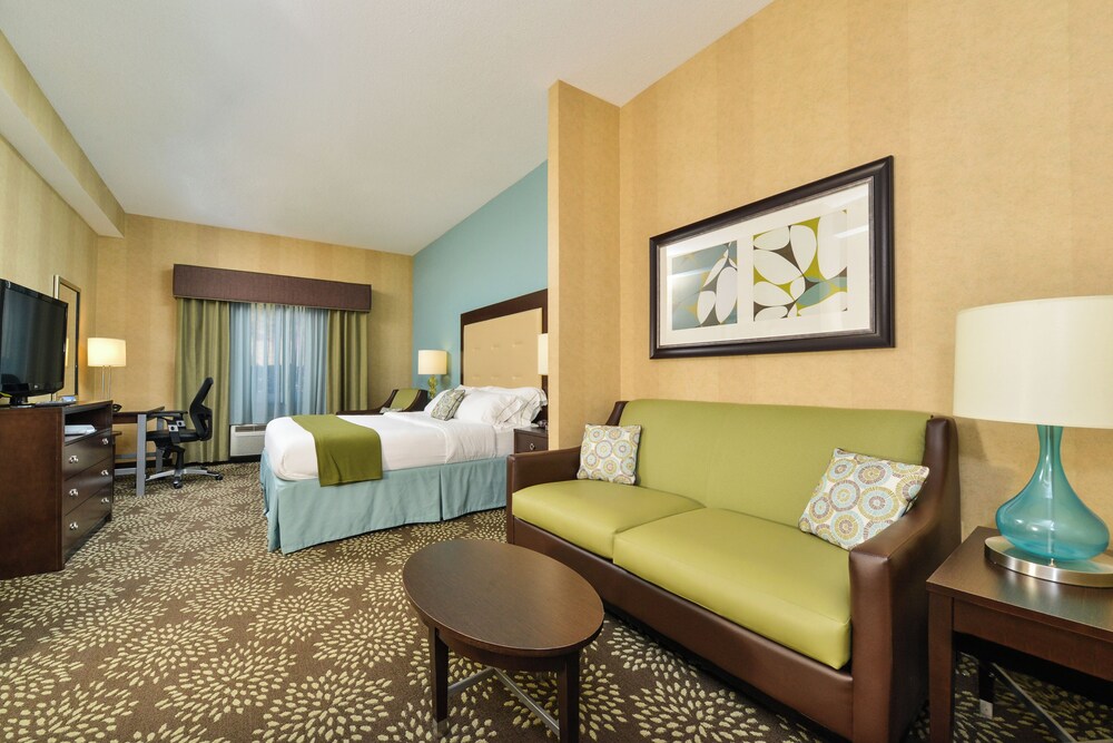 Holiday Inn Express & Suites Sylva - Western Carolina Area, an IHG Hotel