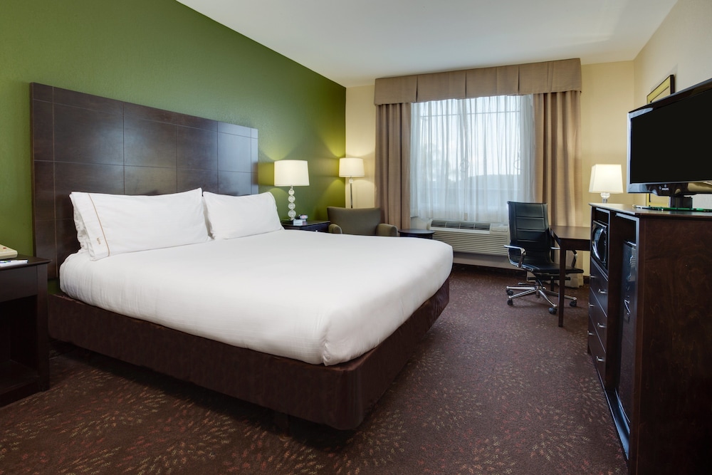 Holiday Inn Express Harvey-Marrero, an IHG Hotel