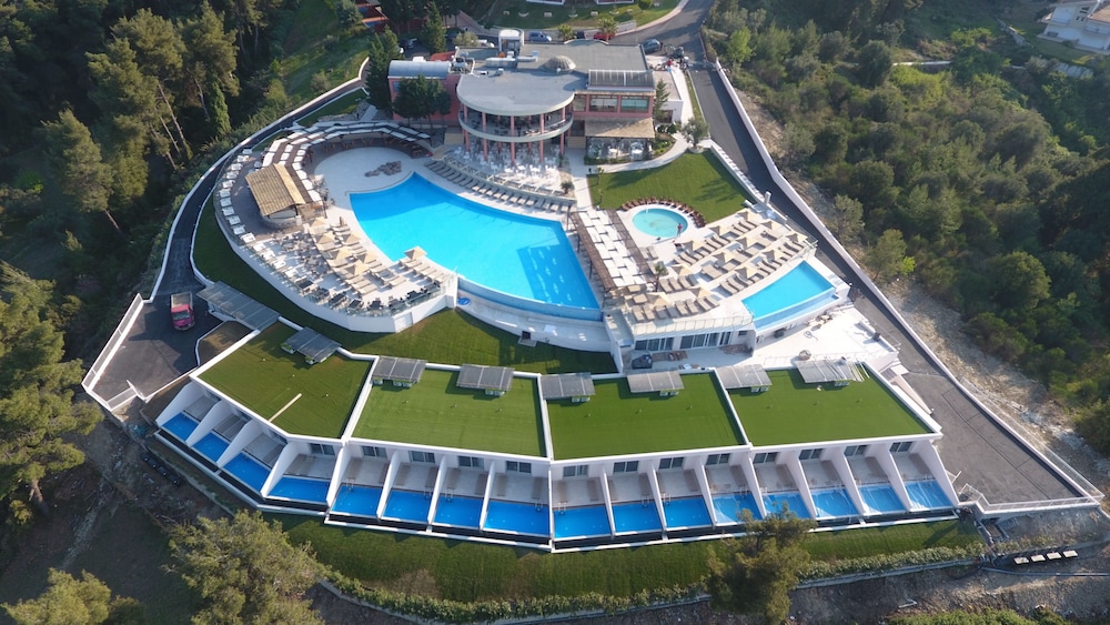 Alia Palace Hotel: another view