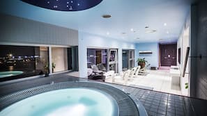 Indoor spa bath