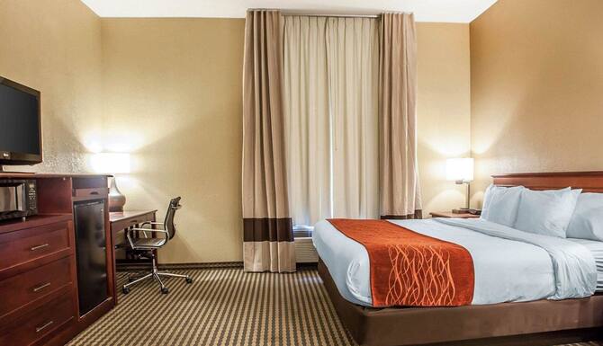 Comfort Inn And Suites In Carneys Point Nj Expedia