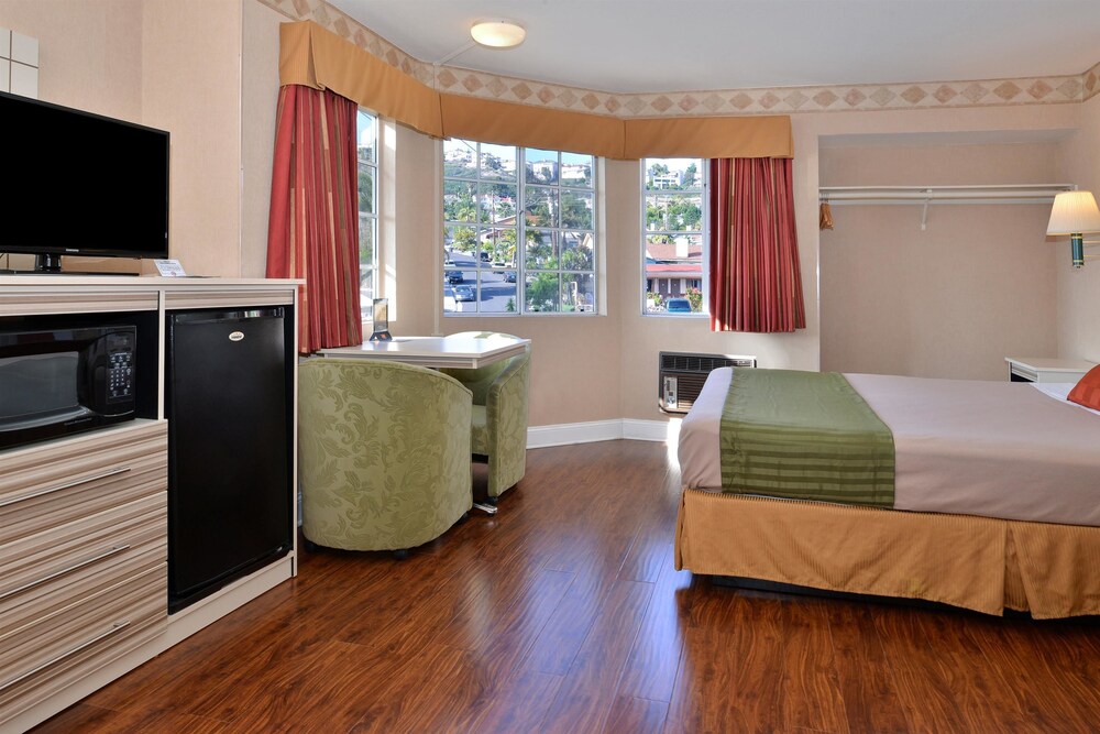 Room, Americas Best Value Inn San Clemente Beach