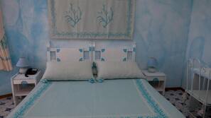 In-room safe, individually decorated, desk, laptop workspace