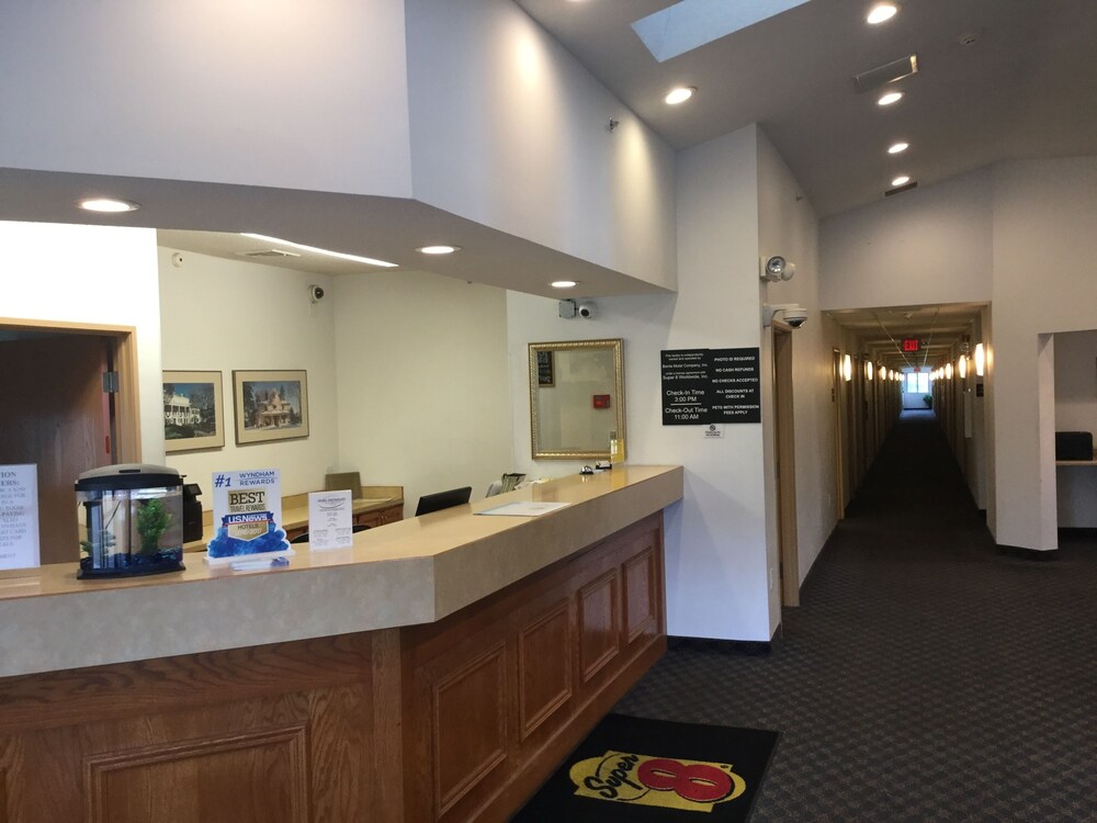 Super 8 By Wyndham Highland Ny 2018 Room Prices From 63 Deals Bbq Picnic Area Featured Image Reception