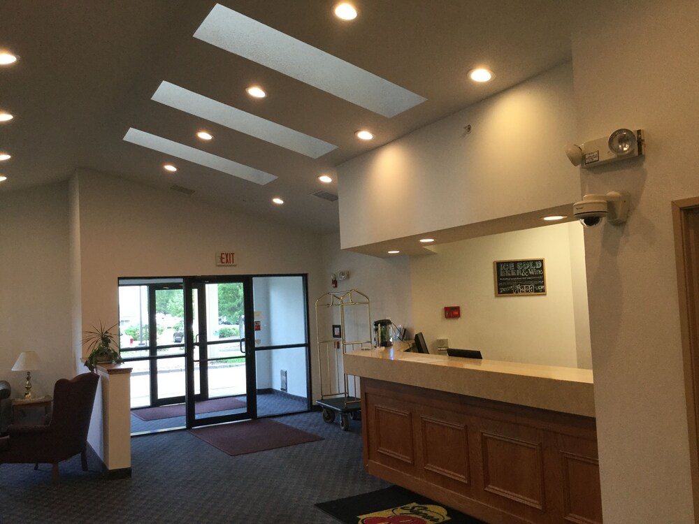 Super 8 By Wyndham Highland Ny 2018 Pictures Reviews Prices Super 8 By Wyndham Highland Ny 2018 Pictures Reviews Prices Deals Expedia Ca