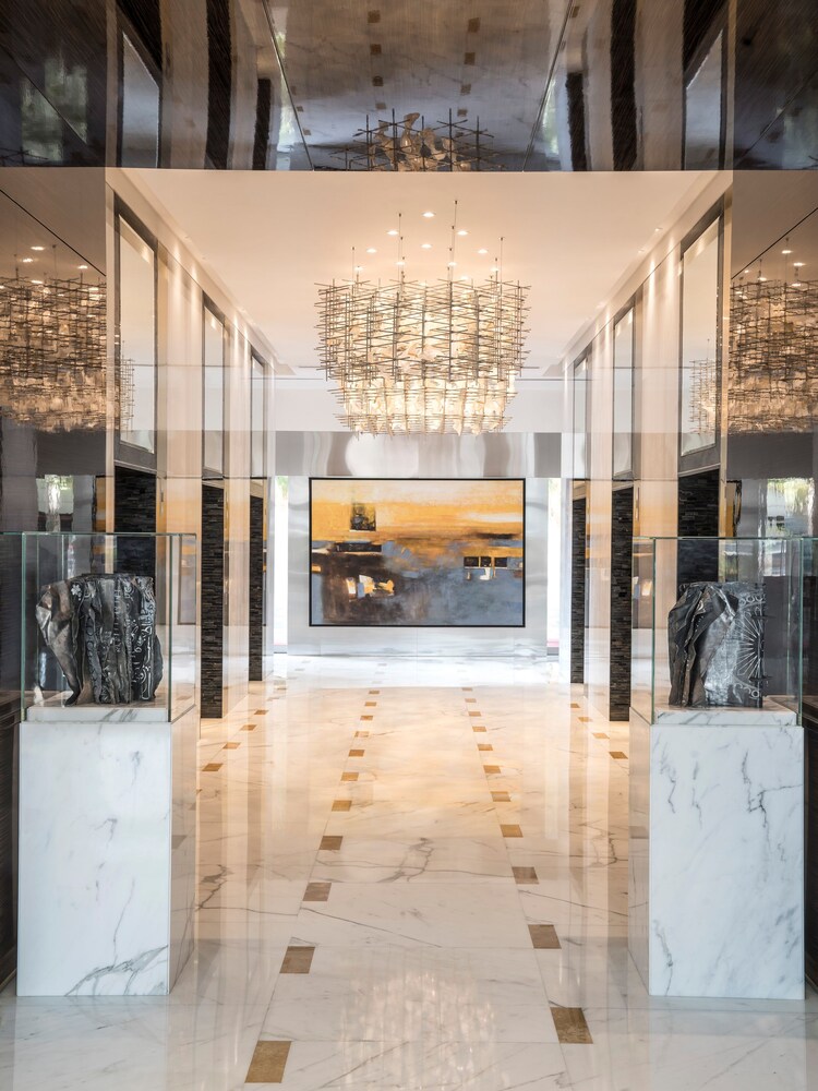 Interior entrance, Shangri-La Dubai