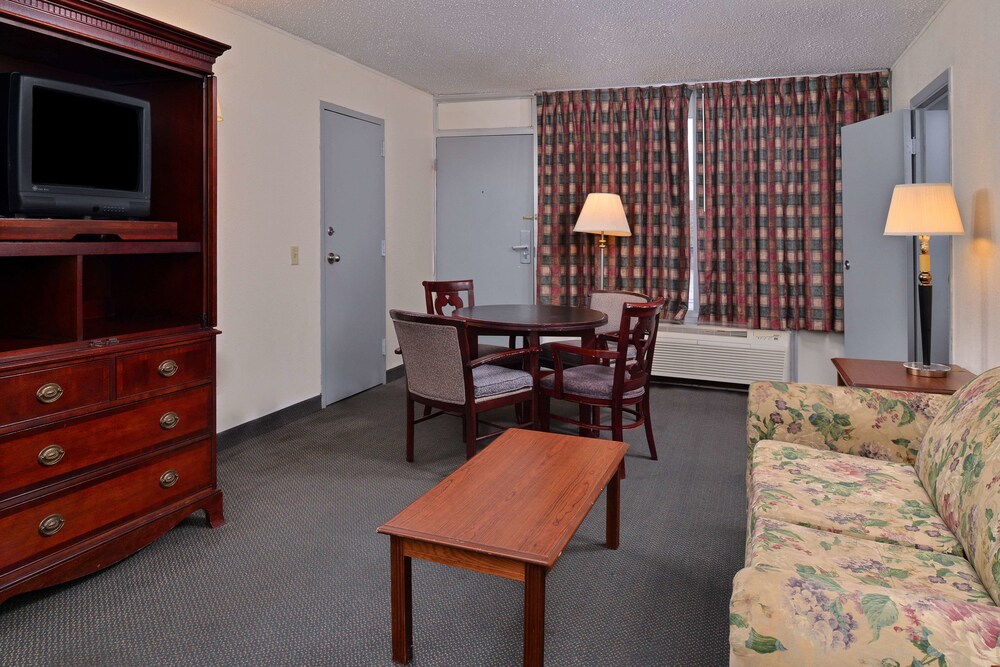 Castle Inn & Suites Anadarko in Anadarko Best Rates & Deals on Orbitz