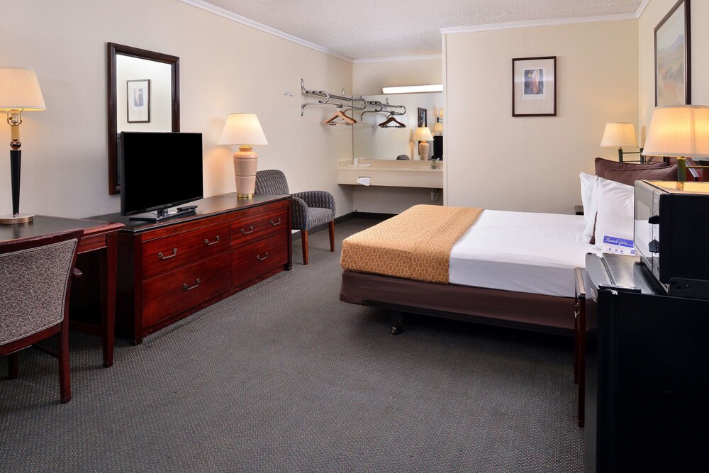 Castle Inn & Suites Anadarko in Anadarko Best Rates & Deals on Orbitz