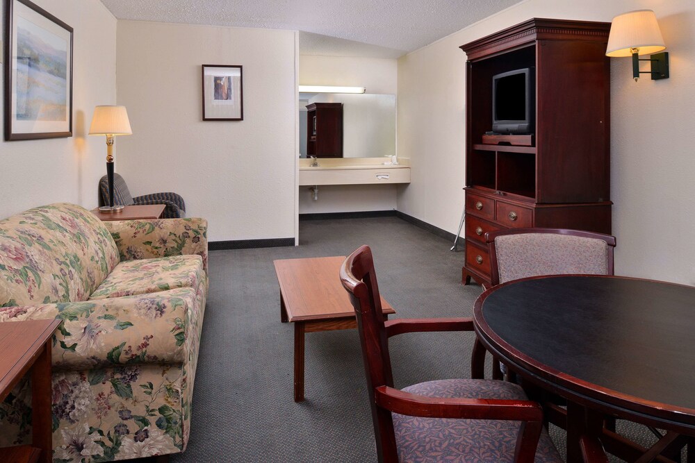 Castle Inn & Suites Anadarko in Anadarko Best Rates & Deals on Orbitz