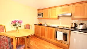 Fridge, microwave, coffee/tea maker, electric kettle