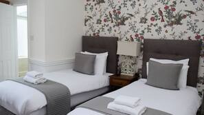 In-room safe, desk, iron/ironing board, free WiFi
