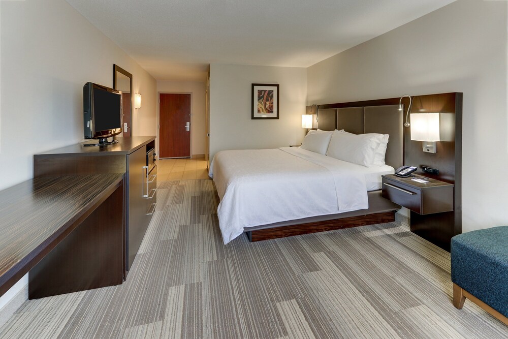 Holiday Inn Express Hotel & Suites Dayton-Centerville, an IHG Hotel