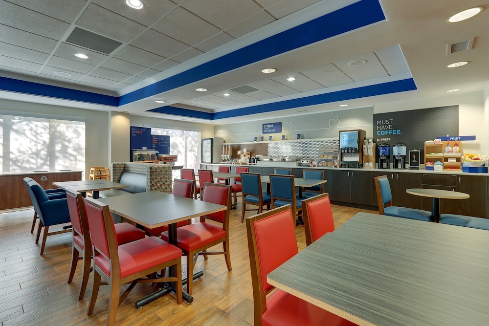 Breakfast meal, Holiday Inn Express Hotel & Suites Dayton-Centerville, an IHG Hotel