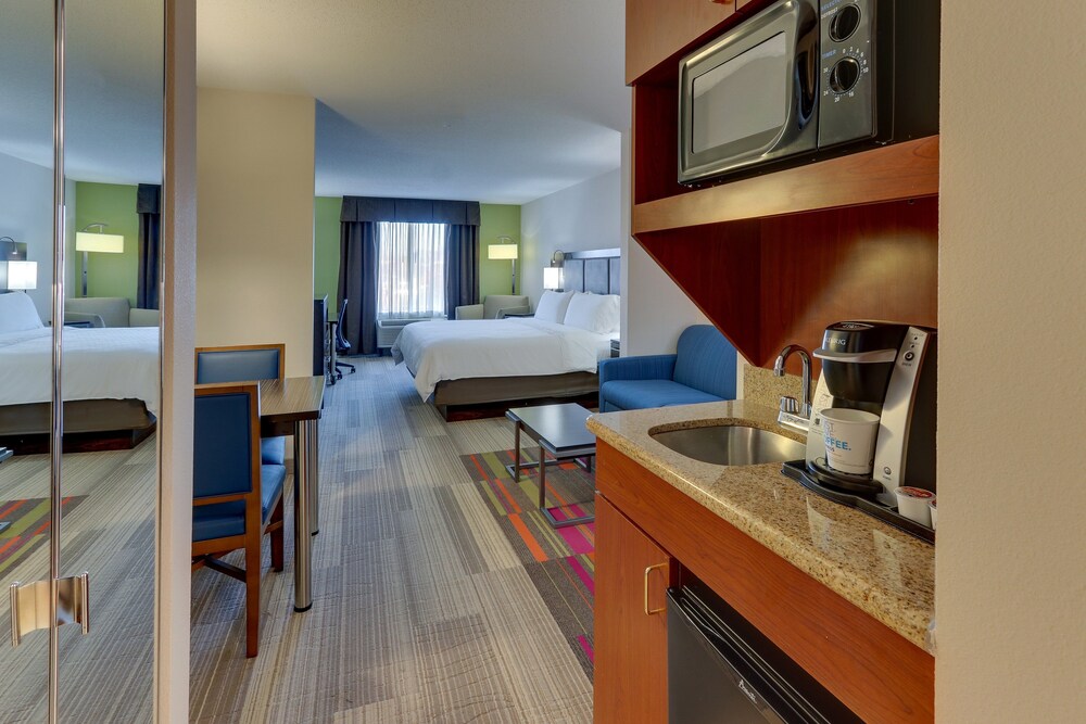 Holiday Inn Express Hotel & Suites Dayton-Centerville, an IHG Hotel