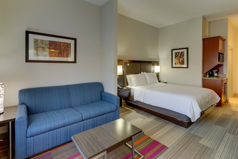 Holiday Inn Express Hotel & Suites Dayton-Centerville, an IHG Hotel